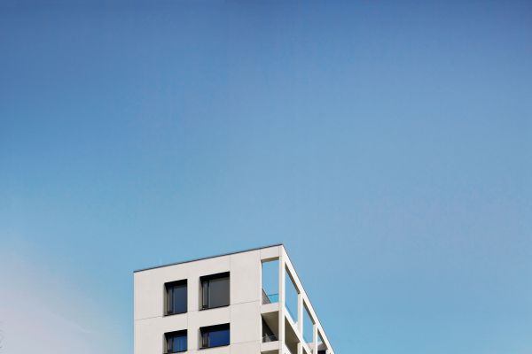 Das Wohnhochhaus in zentraler Lage Pforzheims: Vom „Energiefresser“ zum hochgradig energieeffizienten Gebäude.
