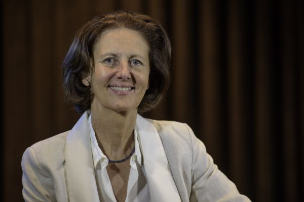 Das Bild zeigt die neue Präsidentin der International Water Association, Diane d'Arras.