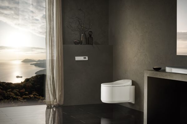 Das Bild zeigt einen Badezimmer-Ausschnitt, in dem das Grohe Dusch-WC  “Sensia Arena“ zu sehen ist.