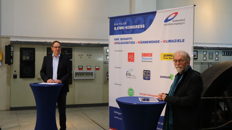 B.KWK-Vizepräsidenten Dr. Georg Klene (links) und Heinz Ullrich Brosziewski beim zwölften Jahreskongress des Bundesverbands Kraft-Wärme-Kopplung (B.KWK). 