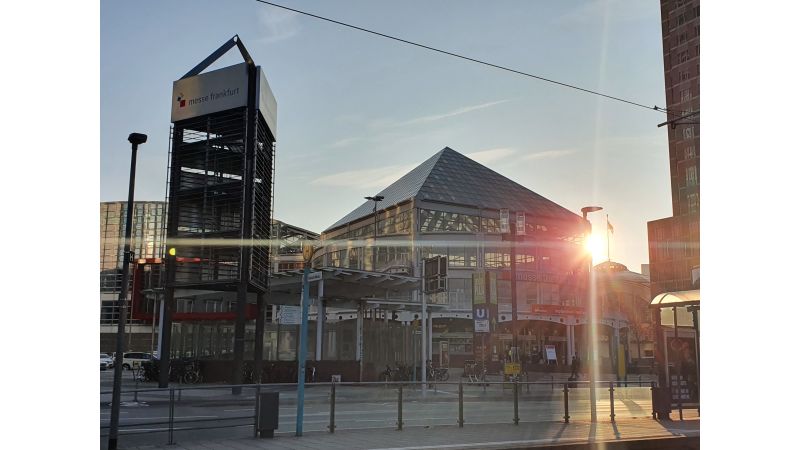 Foto: „Eingang City“ der Messe Frankfurt/Main bei ISH digital 2021.