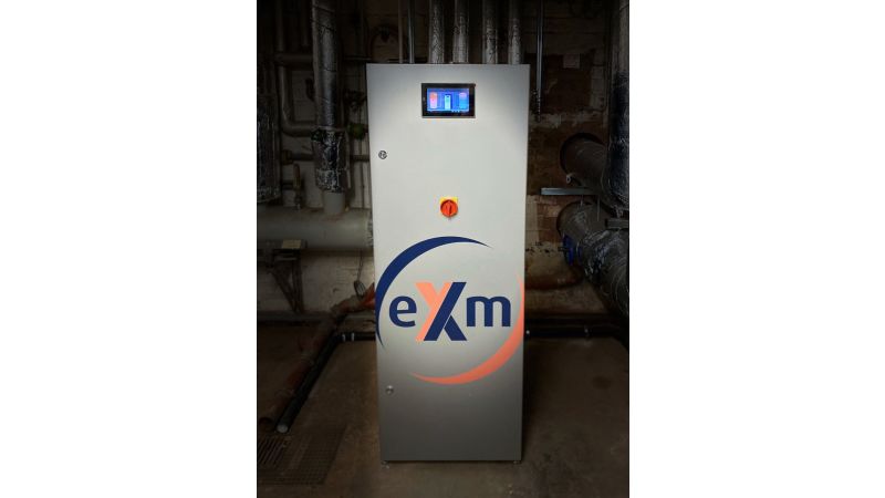 Foto: „eXergiemaschine“ von varmeco macht im „Früh am Dom“ die Abwärme der Kälteanlagen für die Warmwasserbereitung nutzbar.