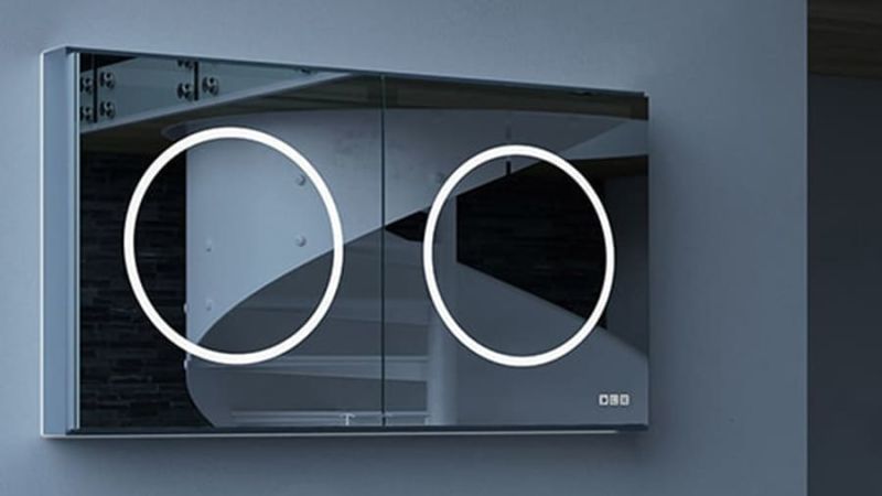 Das Bild zeigt den LED-Aluminium-Spiegelschränke der Serie „ORI“. 