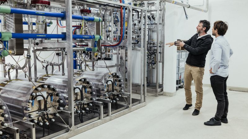 In der Referenz, Klimaquartier in Esslingen a.N.: „P2G“ – Strom wird in Wasserstoff zwischengespeichert  