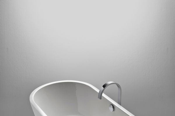 Mit der neue Badewannenfamilie „Livorno“ erweitert repaBAD sein Sortiment um zehn Modelle, die in rechteckiger oder ovaler Form, als freistehende Wanne, als Einbau- oder Wandversion angeboten werden.