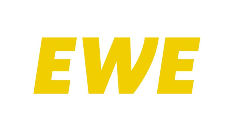 Das Bild zeigt das Logo von EWE