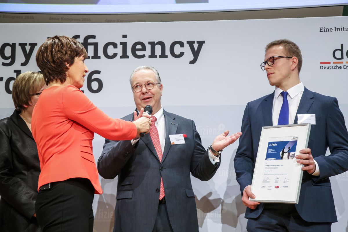 60 Energieeinsparung Energy Efficiency Award Fur Hal Heizungsjournal