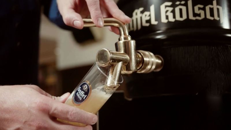 Das Bild zeigt ein Bier am Zapfhahn