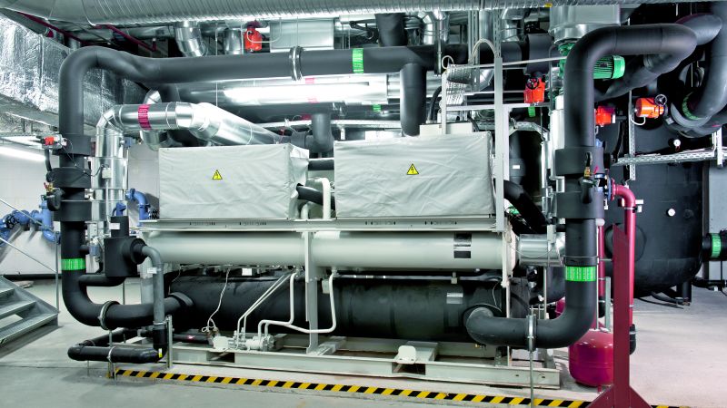 Großwärmepumpe mit 645 kW Heizleistung des Herstellers Trane – aufgestellt sind zwei Maschinen.