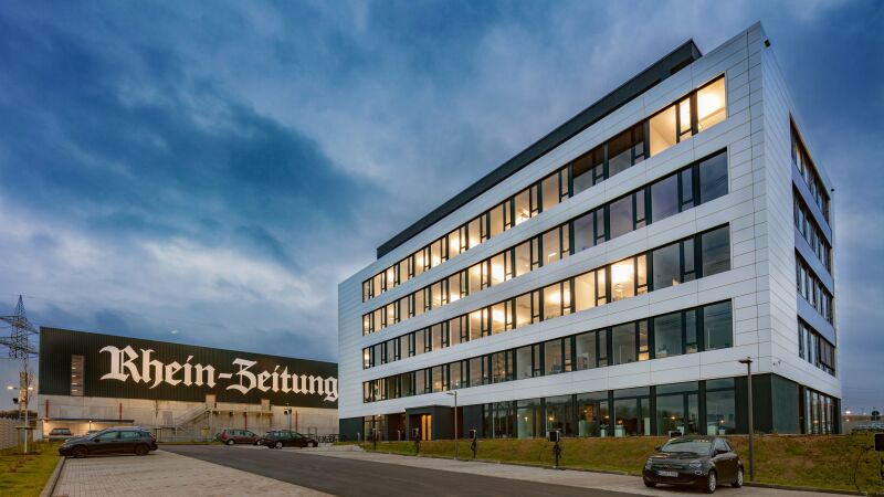 Im Herbst 2021 ist das Medienhaus mit den Abteilungen Geschäftsleitung, Lokal- und Zentralredaktionen sowie der gesamte Geschäftsbereich Media-Sales in den Koblenzer Industriepark gezogen.