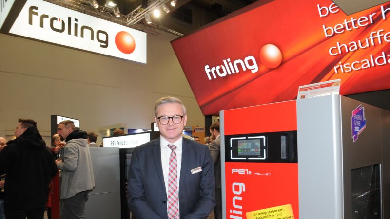 Fröling-Geschäftsführer, Dr. Thomas Haas, präsentierte den Pelletkessel „PE1e“ mit dem Leistungsbereich 45-60 kW.