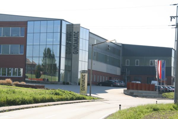 Der Firmensitz des Spezialisten für Biomasse-Heiztechnik ETA. 