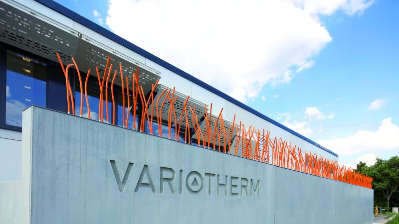 Ein Erkennungs- und Markenzeichen von Variotherm ist das „VarioProFil“-Rohr, als Nachfolgerin des „VarioKlima“-Rohrs, mit Oberflächenprofilierung: Deutlich über 40 Mio. Rohrmeter hat das Unternehmen schon abgesetzt.