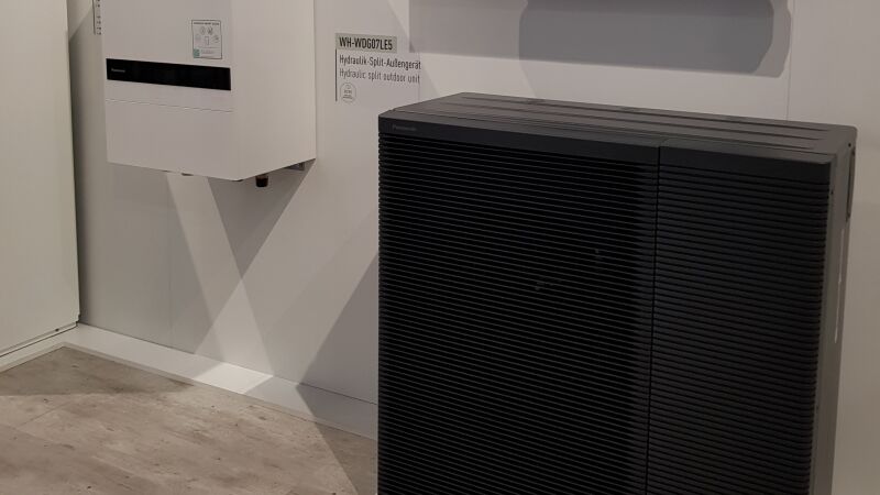 Panasonic Heating & Cooling Solutions betonte bei der Aquarea L Serie hohe Vorlauftemperaturen auch bei tiefen Außentemperaturen.