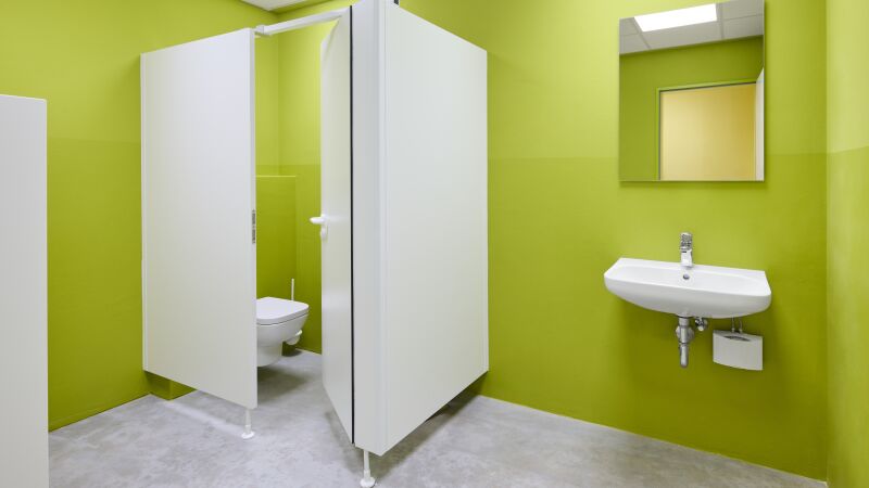 Das Bild zeigt ein von Ideal Standard ausgestattetes Badezimmer.