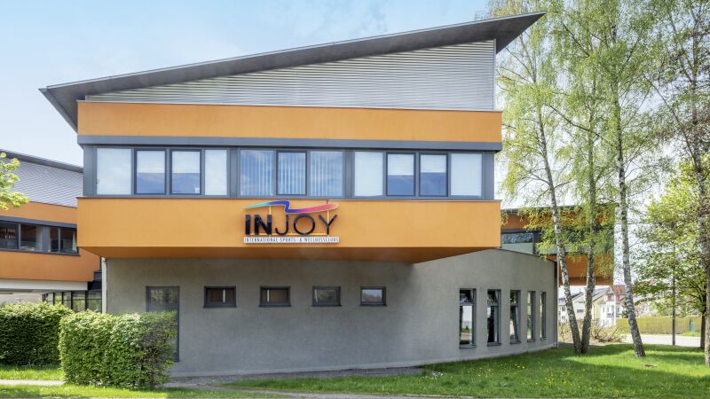 Das Injoy-Fitnessstudio in Schwandorf war lange Zeit nicht optimal belüftet. Nun entschied sich die Studiobetreiberin für den Einbau eines dezentralen Lüftungssystems.