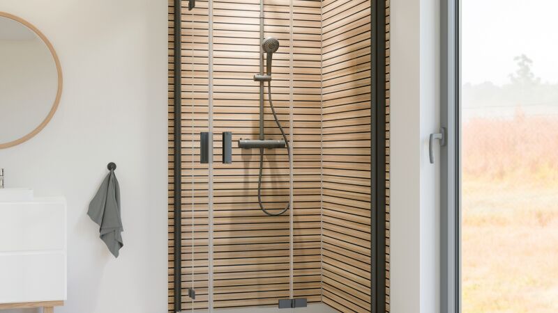 Das Bild zeigt ein Badezimmer mit Dusche.