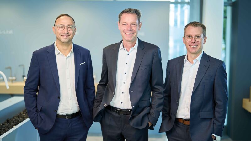 Das Bild zeigt Patricio Cardoso (Head of Project Business Germany), Harald Hotop (Managing Director Sales), Niklas Kreutz (Head of Sales Germany).