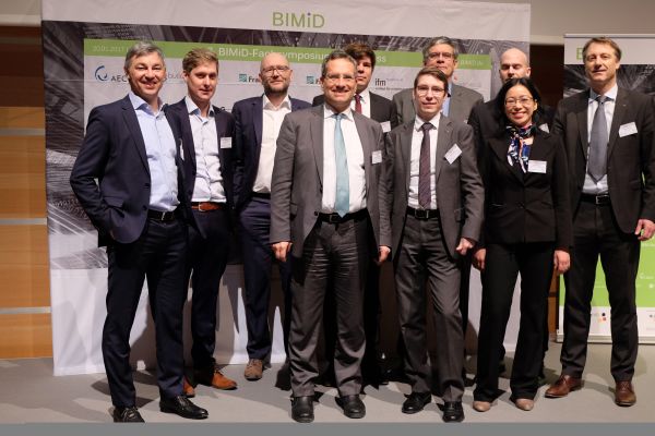 Gruppenfoto der BIMiD-Projektpartner beim 7. Fachsymposium.