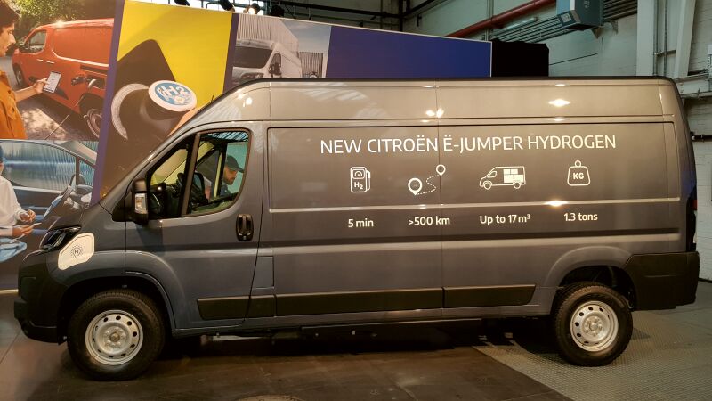 Das Bild zeigt den Citroën „ë-Jumper Hydrogen“.