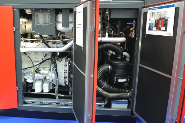 Druckluft-WärmeKraftwerk CHP CA 570 NA von Bosch KWK Systeme.