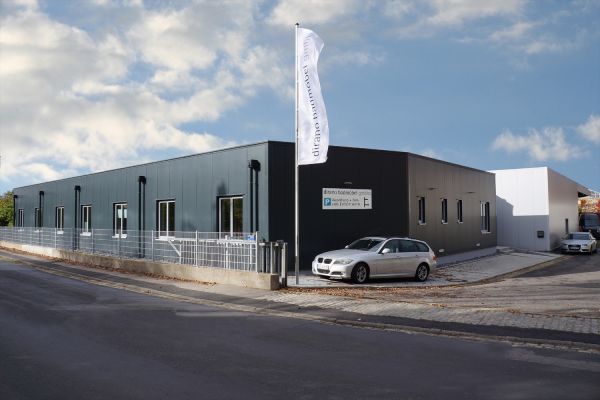 Das Bild zeigt den neuen Firmensitz der Dirano Badmöbel GmbH.