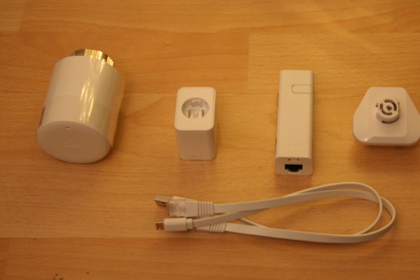 Der Inhalt des Smart Thermostat Starter Kits von tado°.