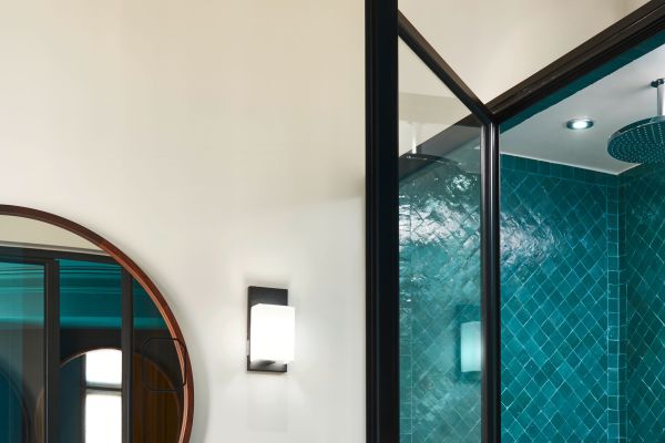 Mit ihrem flachen Design bietet die bodenebene Duschfläche „Conoflat“ von Kaldewei ein exklusives Duschvergnügen ohne Stolperkante. 