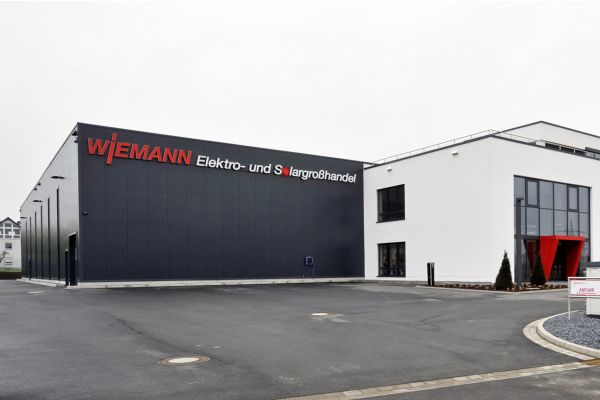 Unternehmenssitz der Elektro Wiemann GmbH in Bünde von außen.