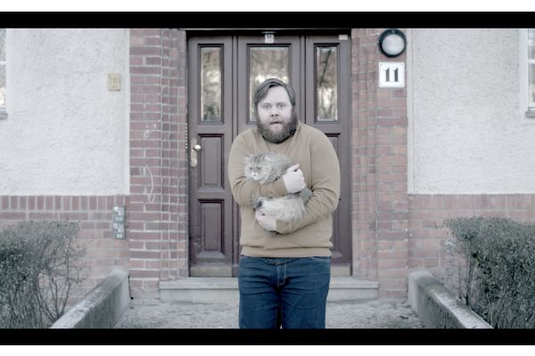 Single mann mit katze